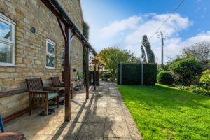 Side elevation- click for photo gallery